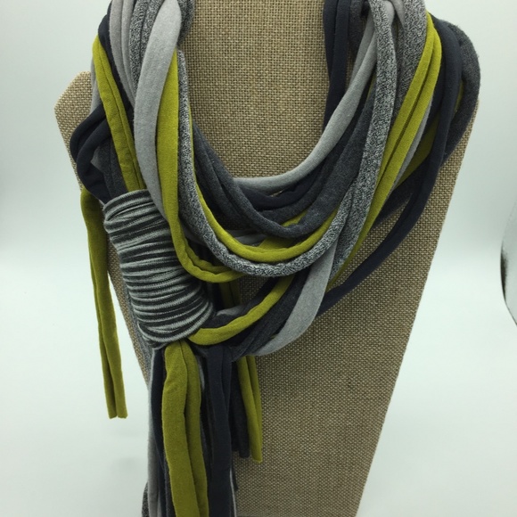 Strings Necklace - Picture 6 of 8